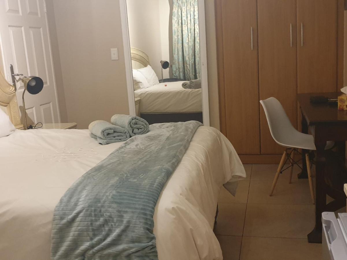 Appartement Langa'S Gabedi Goshen à Pretoria-Noord Extérieur photo