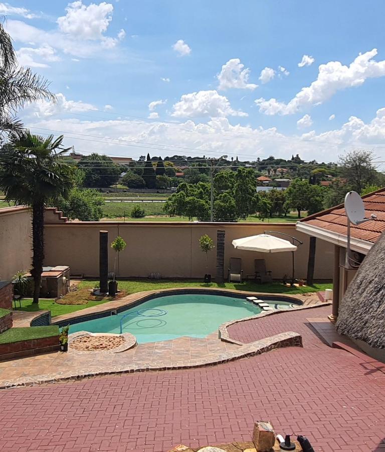 Appartement Langa'S Gabedi Goshen à Pretoria-Noord Extérieur photo